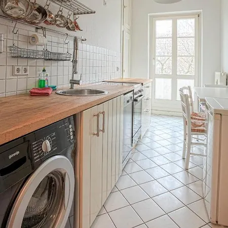 3-raumwohnung Mit Balkon Apartment *