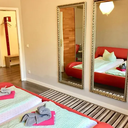 Apartment 3-raumwohnung Mit Balkon *